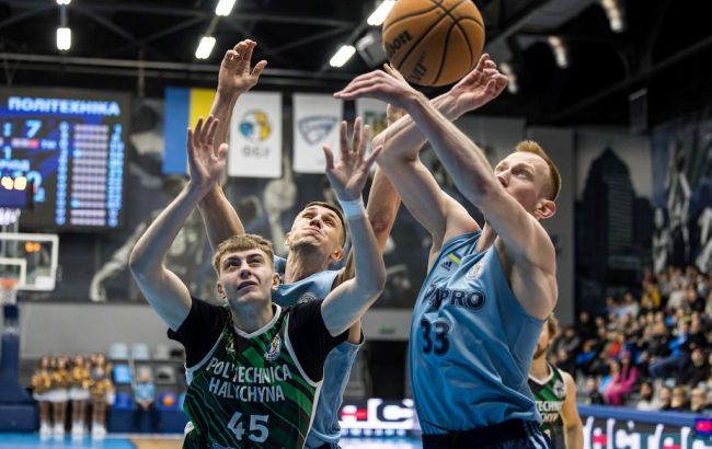 Баскетбольный "Днепр" с разгромом "Политехники" стал вторым полуфиналистом Суперлиги