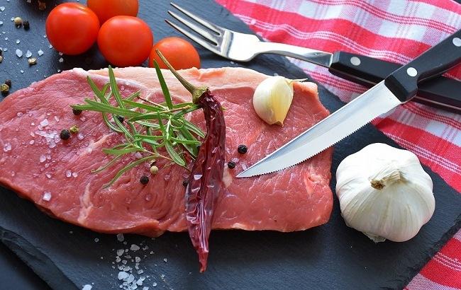Дієтолог пояснила, чим небезпечне надмірне вживання червоного м'яса і як його правильно включати в раціон
