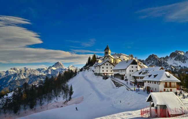 Гірськолижні курорти Франції та Італії засипає снігом: де чекають на туристів