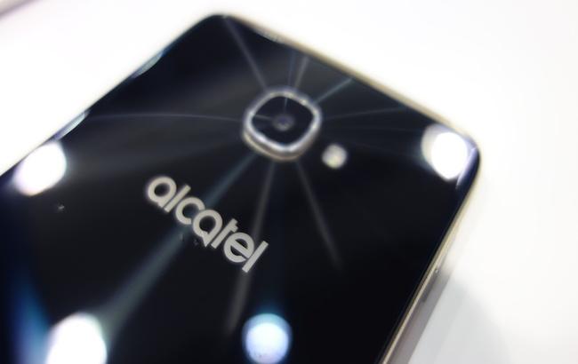 Alcatel має намір в лютому представити п'ять нових смартфонів