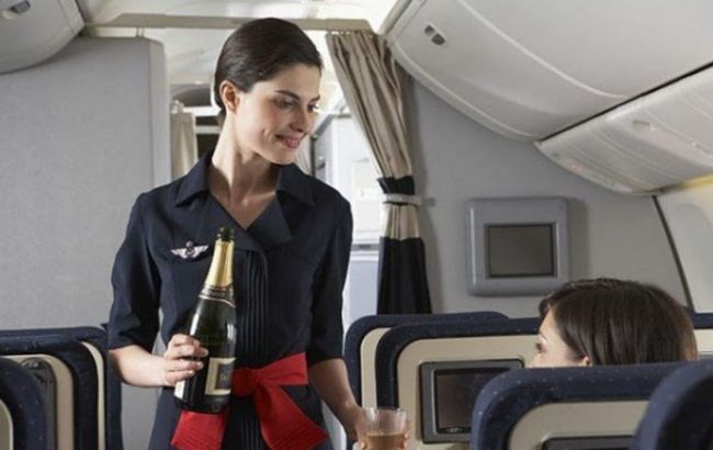 Названы авиакомпании с самыми привлекательными стюардессами