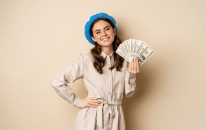 Гроші йдуть до них: які знаки Зодіаку стануть фінансовими магнітами у лютому