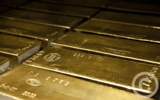 НБУ понизил курс золота до 323,41 тыс. гривен за 10 унций
