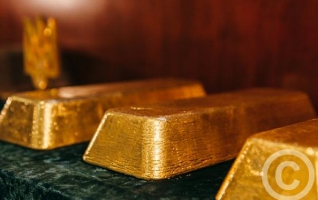 НБУ понизил курс золота до 330,16 тыс. гривен за 10 унций