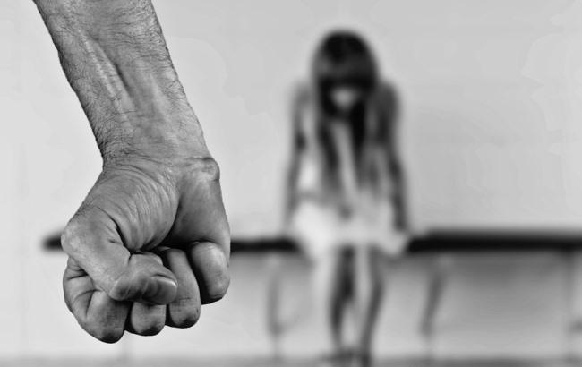 Жертва фізичного насильства в сім'ї вдарила кривдника ножем
