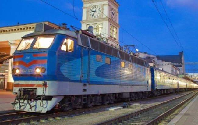 "Укрзализныця" на майские праздники назначила 14 дополнительных поездов