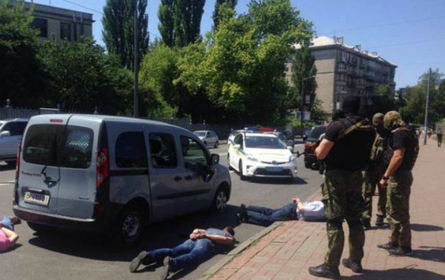 Затримані в ході стрілянини у Києві підозрюються у розкраданні коштів "Прайм-Банку", - МВС