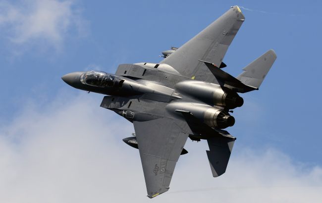 В Эстонию доставили шесть американских истребителей для учений