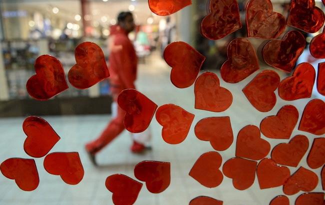 Facebook відзначає День Валентина святкової кнопкою для закоханих