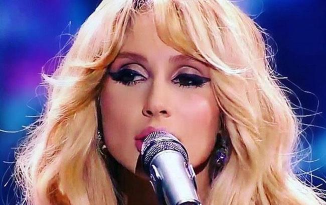 Скандальна українська співачка осоромилася на концерті в Москві (відео)