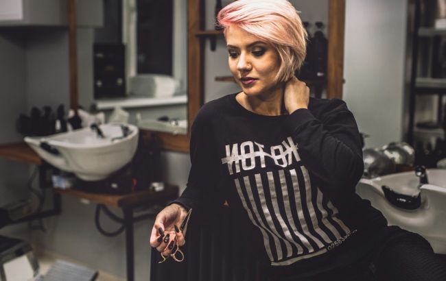 Ніколи не фарбуйте волосся у ці кольори, якщо не хочете виглядати старше