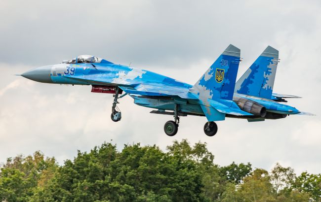 Цели поражены. Сырский показал, как ВСУ наносили авиаудары по базам россиян