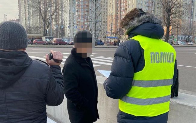 В Киеве второй раз за месяц задержали мошенника со "связями" во власти