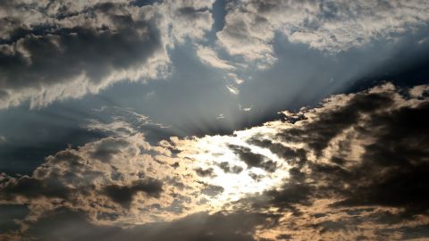 Циклон раскрутился: синоптик дала неутешительный прогноз на понедельник