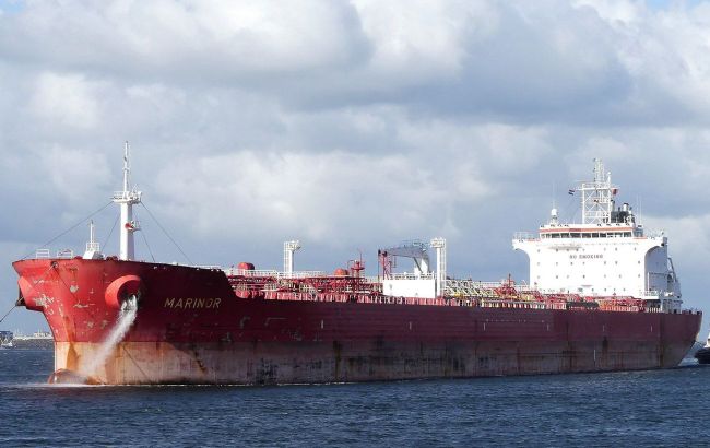 Російські судна під прапором Ліберії постачають нафту в Європу в обхід санкцій