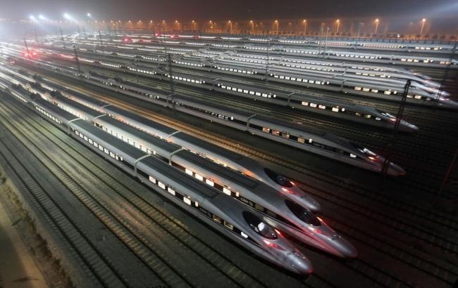 Найдовша у світі швидкісна залізниця відкрита в Китаї (фото)