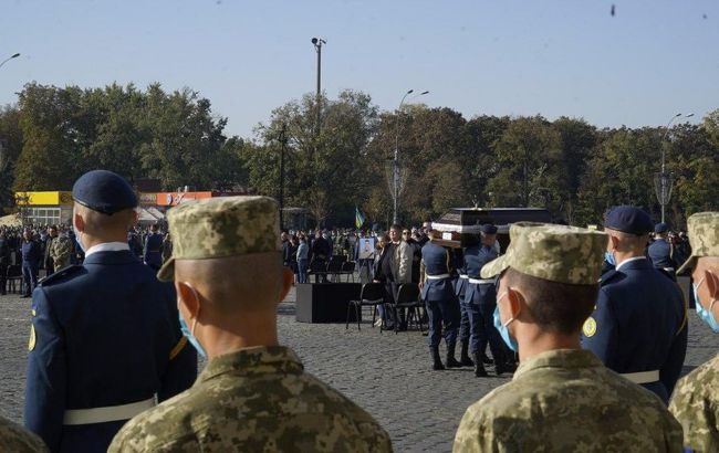 Авиакатастрофа Ан-26: в Харькове прощаются с погибшими