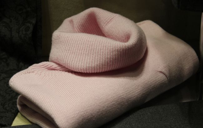 Одна простая процедура с новым свитером избавит вас от катышков в будущем: что нужно сделать