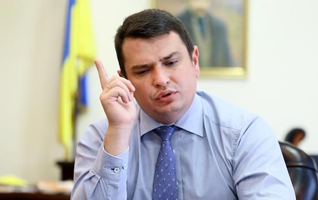 Двох суддів затримали при отриманні хабарів, - Ситник