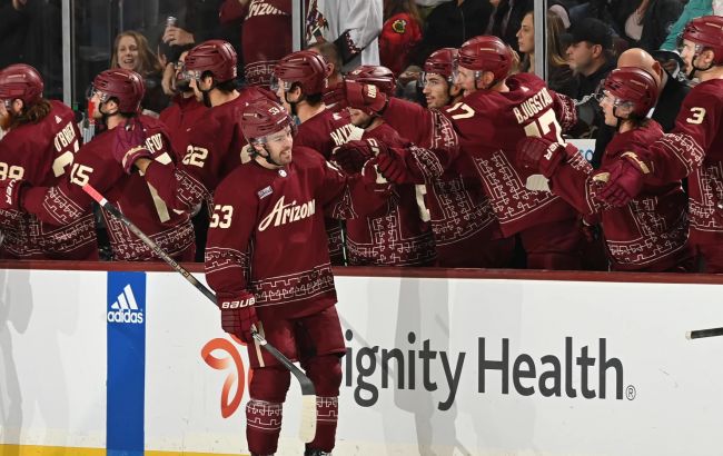 Форвард "Арізони" з розгромним хет-триком став головною зіркою вечора НХЛ: відео