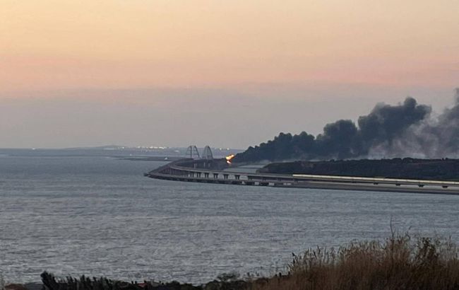 Як пошкодження Кримського мосту може вплинути на війну: відповідь експерта