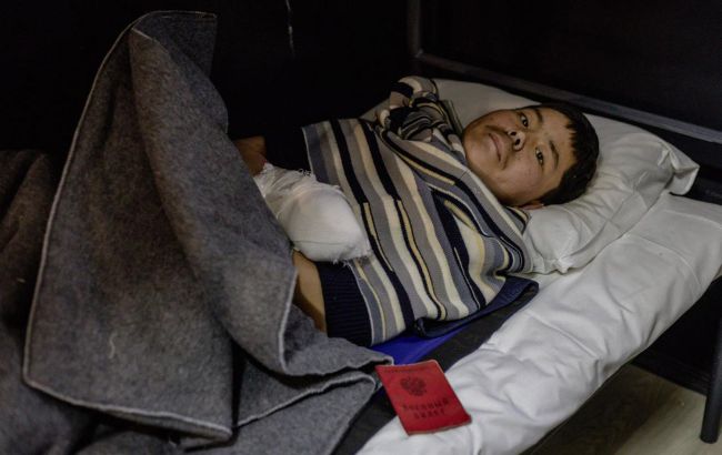 Паромом и поездом: пленный солдат КНДР рассказал, как РФ доставляла их на войну против Украины