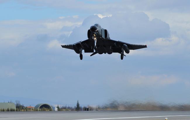 Туреччина привела в бойову готовність війська на кордоні з Сирією