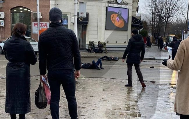 В центре Грозного произошла перестрелка, двое полицейских убиты
