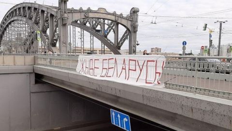 На протестах в Мінську затримали підлітка, ще кілька людей поранено