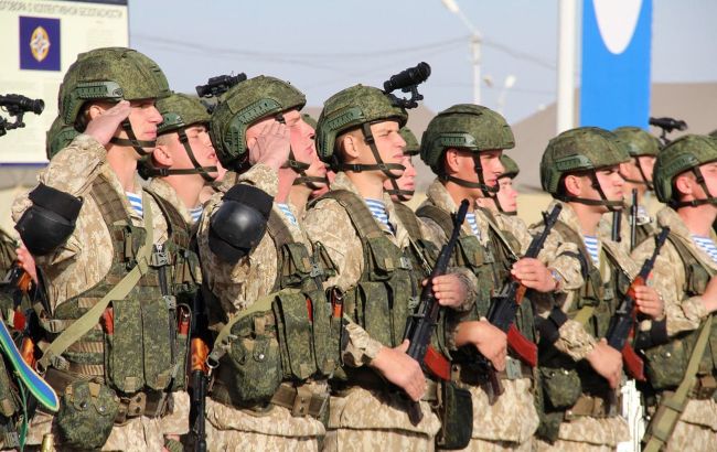 Перші російські військові прибули в Казахстан
