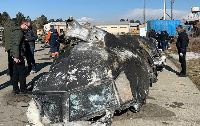 В Иране заявили, что пандемия замедляет передачу "черных ящиков" сбитого самолета МАУ