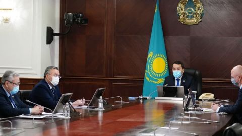 У Казахстані через протести ціни на паливо і комуналку заморозили на півроку