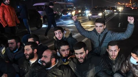 У Вірменії знову протестують проти Пашиняна, перекривають вулиці