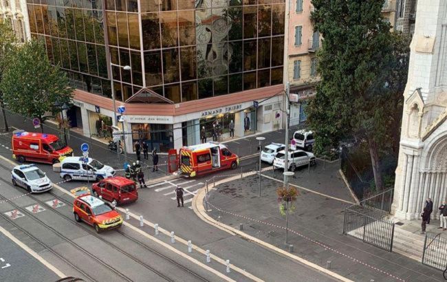 Туреччина засудила напади у Франції та висловила співчуття
