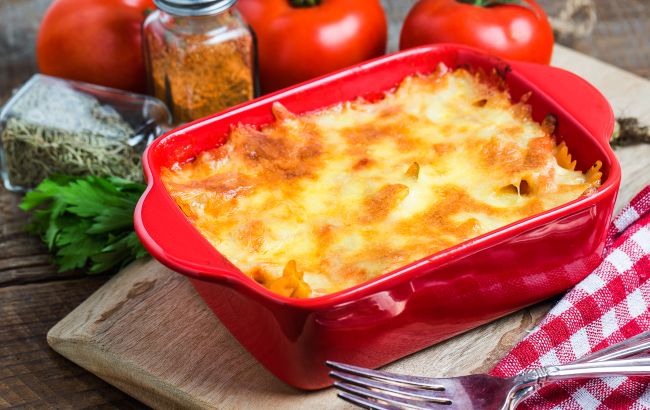 Готуємо ліниву лазанью з лаваша з куркою та грибами: знадобиться лише 30 хвилин