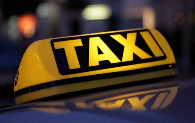 Львівські таксисти оригінально прорекламували флешмоб на підтримку АТОвців