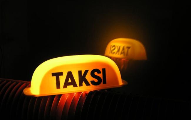 В Париже мужчина забыл в такси картину за €1,5 млн