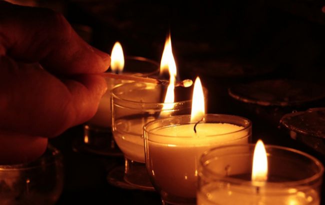 Під Львовом люди на колінах зустрічали загиблого на Донбасі воїна