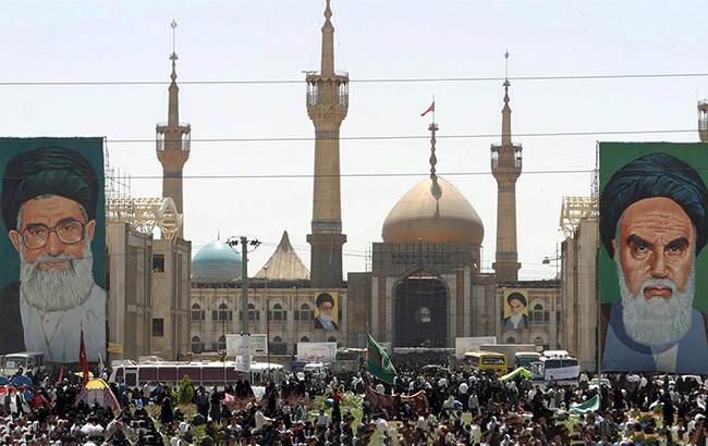 У Тегерані один з нападників на мавзолей Імама Хомейні прийняв ціанід