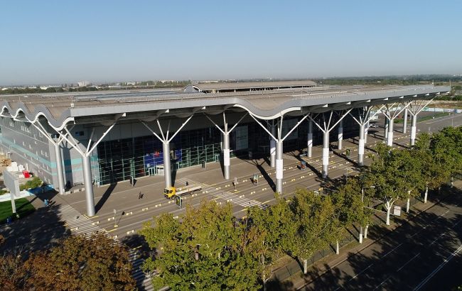 Загасив і побіг на рейс: в аеропорту Одеси сталася НП (відео)