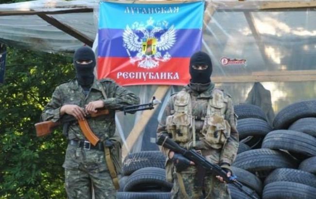 В Луганске БМП боевиков врезалась в павильон, погибли 3 человека
