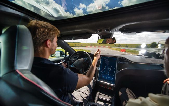 Tesla запретила публиковать в открытом доступе информацию о багах автопилота Full Self-Driving