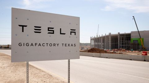 Из солнечной Калифорнии в субтропики Техаса: Tesla официально перенесла свою штаб-квартиру