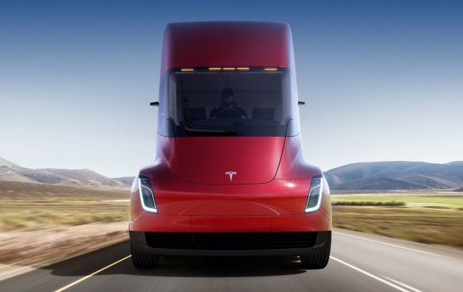 Ілон Маск заявив, що PepsiCo не отримає обіцяних вантажівок Tesla Semi в строк