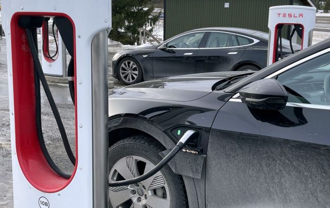 Примус до зарядки: Tesla відкрила зарядні станції Supercharger для "чужих" електрокарів