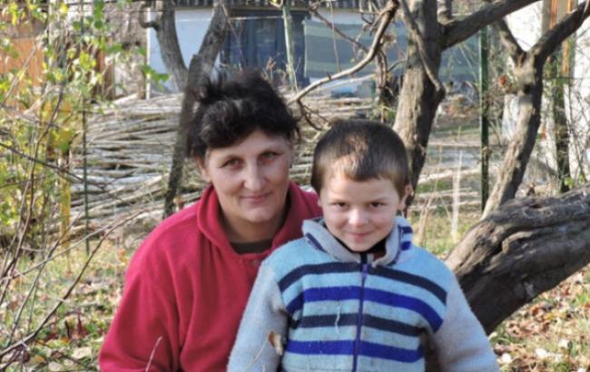 Українка із закарпатського села без допомоги медиків народила 9 дітей