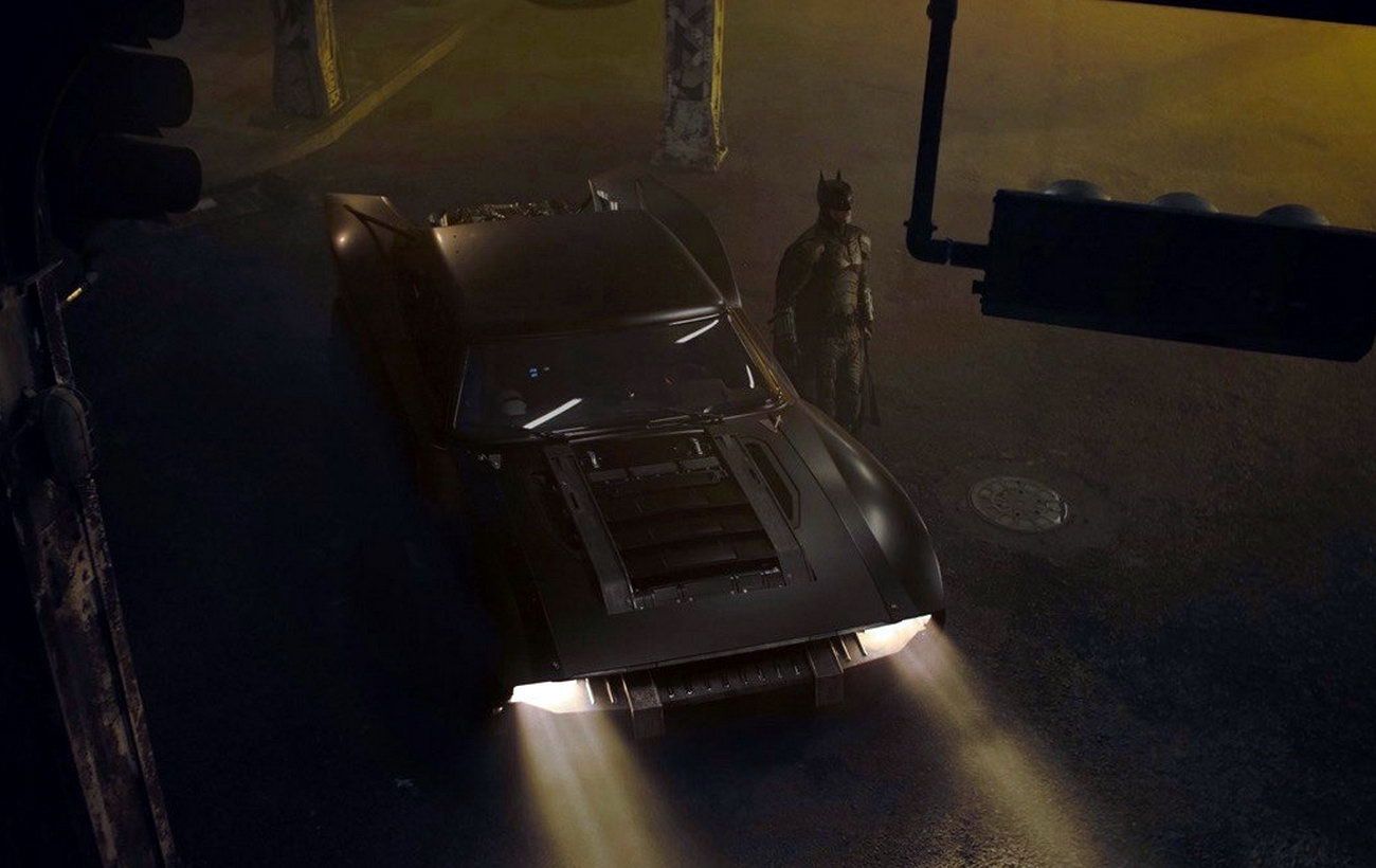 Вдохновлен хоррором: новый Бэтмобиль засветился в видеотрейлере