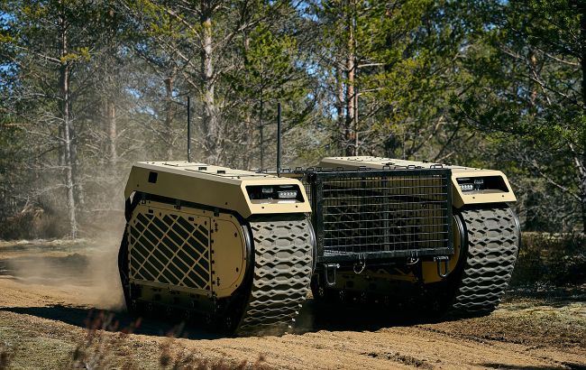 Естонські безпілотні гусеничні бронетранспортери THeMIS прибули в Україну