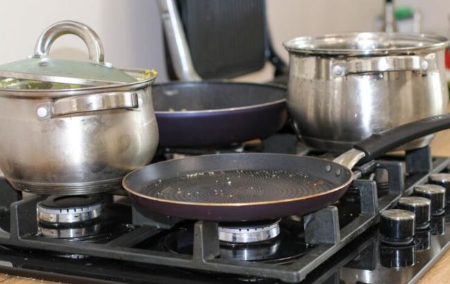 Чим небезпечні старі кухонні сковорідки та каструлі: це важливо знати