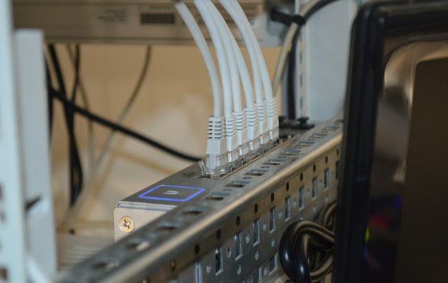 Інтернет без перебоїв. Як провести оптоволокно вдома та забути про відключення світла